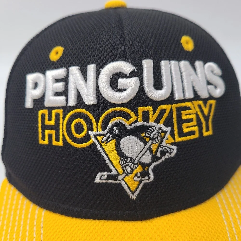 Pittsburgh Penguins Hat Fitted S-M Adidas Black Yellow NHL Hockey Flex Fit Men‎
